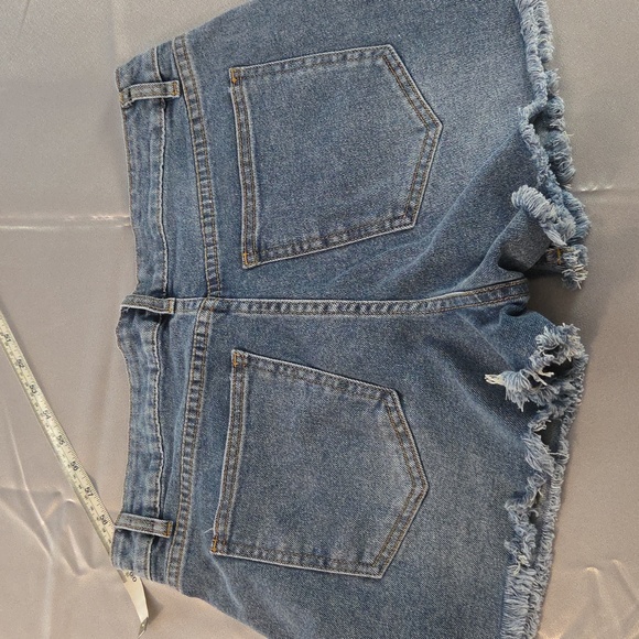 Project Rebel Denim Frayed Hem Shorts Juniors 13 - Picture 4 of 4